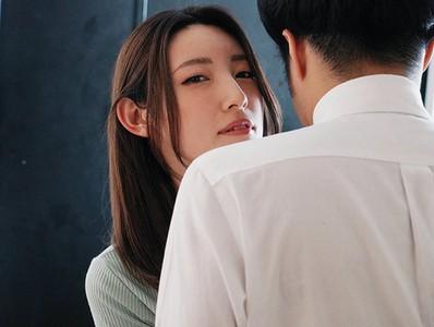 【美人叔母×誘惑】「こっちの方も大きくなったわね♥」子供の頃、一緒に入浴していた母親の妹と再会し誘惑されセックスに!