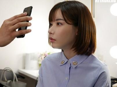 【女子アナ】催眠アプリを使い憧れの美人巨乳女子アナを洗脳しエロ行為をする番組スタッフ