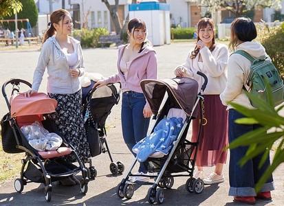 【マジックミラー号】巨乳ベビーカーママさんをナンパし敏感になった乳首を責め勃起チンポを挿入し激ピスで中出しセックス!