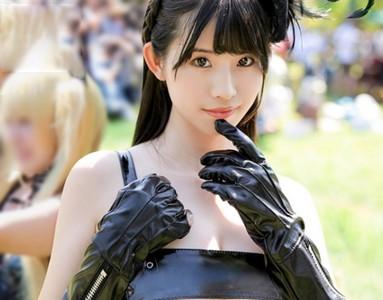 【爆乳レイヤー】爆乳Hカップの半端ない美少女が個人撮影会でオナニーからカメコの勃起チンポをおしゃぶり♥