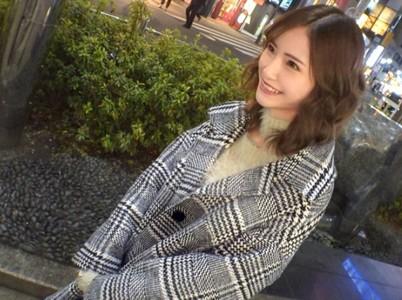 【素人美女×ナンパ】ガールズバーでバイトをするスレンダー美女20歳をナンパし極太チンポ挿入し激ピスでイカせる！