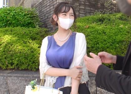 【爆乳ナンパ】結婚式二次会までの空き時間でナンパした手からはみ出る程の爆乳Ｍカップ美女をホテルでパコる♡