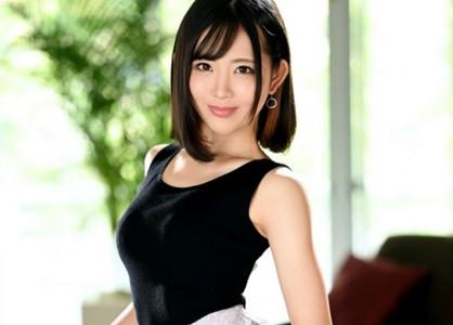 【美人素人】モデル並みのスタイルを持つ美人ブロガー24歳が極太チンポを濡れ濡れおマンコに挿入され可愛い声で喘ぐ♡