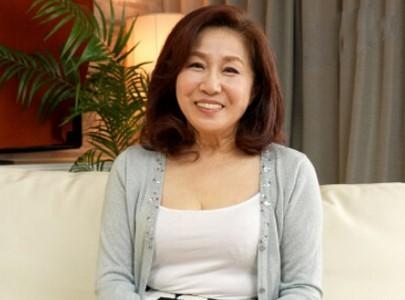 【七十路美熟女】「若い人のおちんちん凄いわｯ!」とても70代には見えない上品なおばさんの熟マンを若い勃起チンポで激ピス!