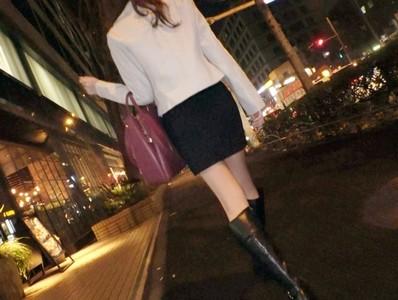 【好きモノ美女】普段は歯医者で歯科助手をしている24歳SSS級美女がやらしいランジェリー着衣で男2人と濃厚3P!