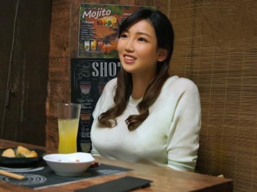 【相席おばさん】「欲求不満なの...」居酒屋で１人淋しく呑んでいた爆乳美熟女奥様を部屋に連れ込みセックスを盗撮!