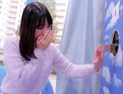 【マジックミラー号】『彼女さん!彼氏のチンポはど～れだ?』企画に挑んだJDカップルの彼女が見事外し中出しセックスされる!