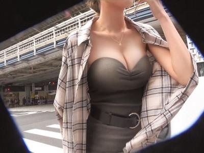【爆乳美女×ハメ撮り】やらしいTバックを履いた読モの爆乳Gカップ美女が自らのハメ撮りを流出させてバズしたい♥とAV出演!
