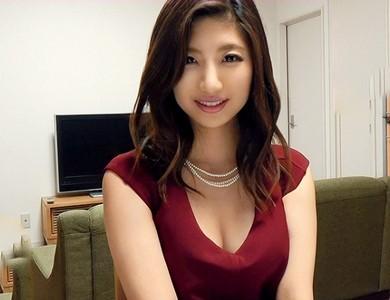 【セレブ人妻×中出し】「えｯ?自宅で?」街行く押しに弱いセレブ美熟女奥様31歳をナンパし旦那不在の自宅で中出しセックス!
