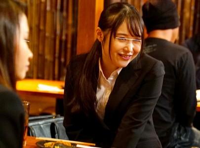 【新人OL×居酒屋レイプ】「やめてくださいｯ!」新人歓迎会中の美人OLのパンティにリモバイセットしトイレで犯す!