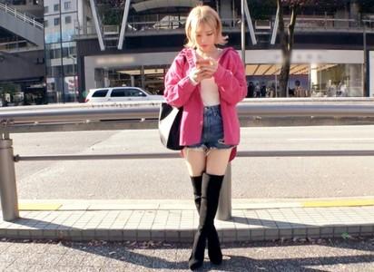【巨乳ギャル】「週8でセックスしたい!」色気ムンムンの巨乳金髪ギャル23歳がエロナースコスにオイルを垂らしヌルヌルプレイ