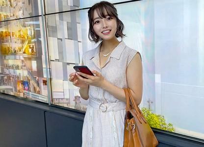 【人妻保育士】『パイパンおマンコにメリメリ挿入!』園内でも人気の可愛い人妻保育士27歳が後輩保育士を誘い密会セックス!