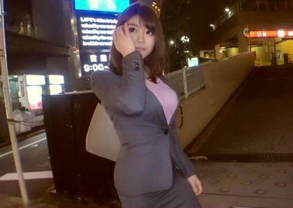 【不動産営業レディ】『この可愛さに巨乳＆パンスト＆スーツ!』顔・身体・下着全てが完璧なOLをナンパしホテルでエッチ♥