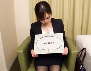 【不動産レディ×ナンパ】「1年振りのエッチです」クリクリした瞳が可愛いタイトスカートに黒パンストのOLをナンパしホテルへ