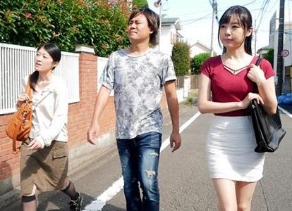 【不動産レディ×誘惑】「平気♡奥様にはバレませんよ♥」夫婦で部屋の内見に来た夫を至近距離に居る妻にバレないように犯す美女