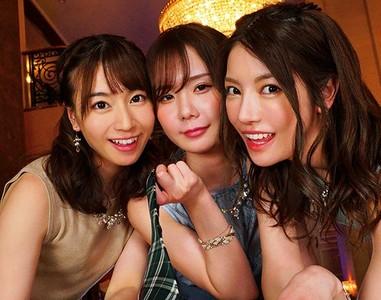 【ハーレム】「ヤダー♡凄い興奮してますね♥」激カワ美女3人が1本の勃起チンポを誘惑痴女プレイでヌイてくれる!