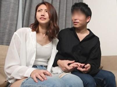 【貧乳人妻×NTR】夫のことが大好きな貧乳妻を全く知らない赤の他人に寝取らさせてみたイキまくっていた!
