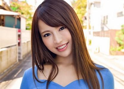 【スレンダー美女×中出し】SNSの出会い系でおじさんを捕まえハメている可愛いスレンダー美少女のキツマンに大量中出し！