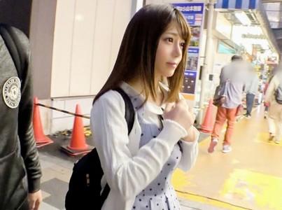 【美少女×ナンパ】ハート柄のフリフリスカートに可愛いツルツルサテンパンティを履いた悩ましい顔がエロい美少女とセックス!