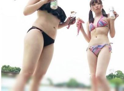 【素人×ナンパ】アイドルのようなロリ系水着美少女2人組をナンパし水着着衣でエッチ♡