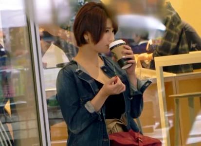 【爆乳美女×ローション】「見られたい願望があって...」爆乳Hカップの美女がやらしい身体のローションを塗り勃起チンポ挿入