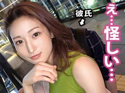 【スレンダー美女×NTR】紫色の下着を履いたモデル級美女が彼氏の目の前で極太チンポ挿入され潮吹きながらイキまくる♥
