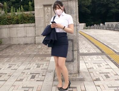 【巨乳OL】人材派遣系の営業をする巨乳OL22歳が可愛いピンクの下着に黒パンスト着衣でオイルヌルヌルプレイ♥