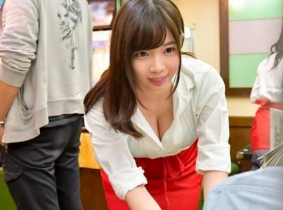 【激カワ×爆乳看板娘】100%完全ガチ！レトロな喫茶店で働く激カワ＆ムチムチ爆乳ウエイトレスを店内でハメ倒す!