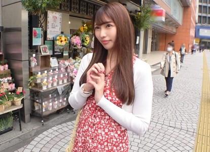 【スレンダー美女】『乳首の勃ち方半端ない!』サロンモデルのスレンダー美女26歳が乳首をビンビンに勃たせ極太チンポでイク♥