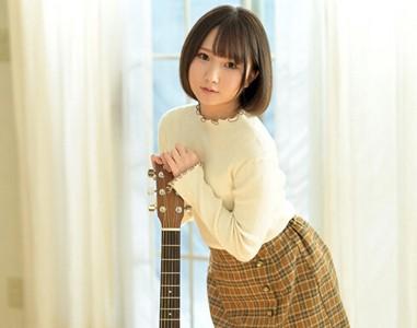 【AVデビュー】＜由良かな＞身長143cmミニマム美少女が可愛いJKコスでパンチラしながら騎乗位セックス!