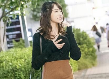 【美女×イマラチオ】『フェラ顔だけで十分ヌケる!』半端なく可愛いドMカフェ店員をイラマで涙目にさせ勃起チンポで中出し!