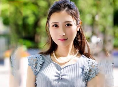 【美人妻×ナンパ】元お天気お姉さんの26歳美人妻が2本の他人棒を挿入されイキまくる！