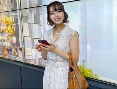 【人妻保育士】園内でも人気の可愛い清楚系人妻保育士27歳がセックスになると豹変し授乳手コキから騎乗位挿入セックス!