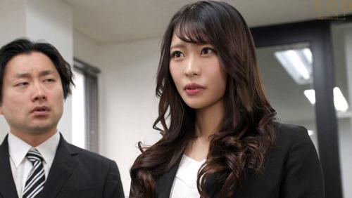 元水泳選手の敏腕セールスレディOLが陰キャ同僚の下剋上チ○ポに洗脳させられて 青木桃