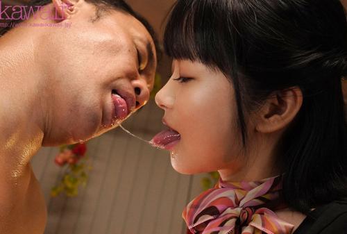 見つめて、ささやいて、キス好き少女のねっとり接吻誘惑と粘膜交換SEX 日向なつ