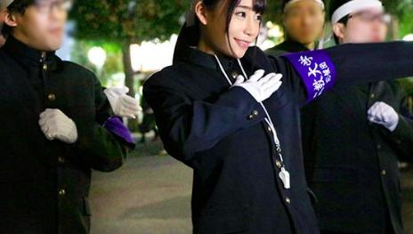 【巨乳x女子大生】廃部寸前の応援団団長を務める美人団長は、隠れビッチだった…!
