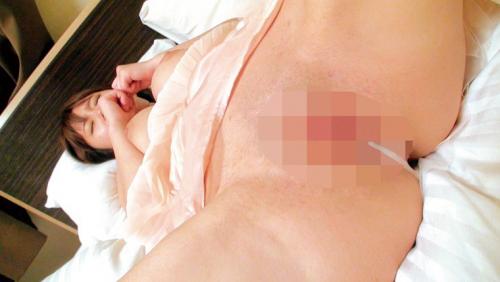 10代素人娘デカチン即ハメ赤面インタビュー！生パンティ見せるだけのはずがデカチン乱入！ゴム無し挿入！イっても無視のガン突きピストンで失神寸前美少女に真正中出し！！