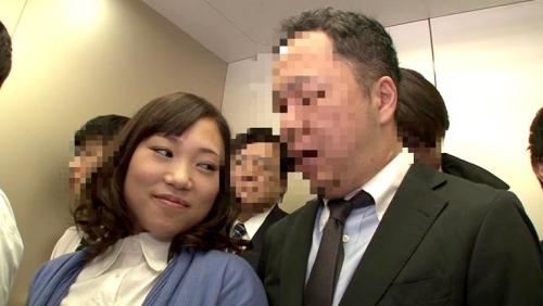 「し～っ！声出しちゃダメ！」稲川なつめ、初美沙希、宮瀬リコ、七瀬あさ美、美月優菜が超満員のエレベーターで、むっちり尻を股間に擦り付けまくってこっそり逆痴●！！周りに気付かれないようにフル勃起させろ！