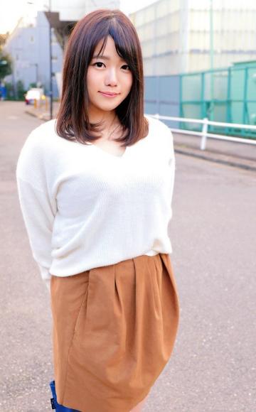 パンティ素股でカチカチがアソコに擦れて発情！ヌルヌルワレメに結局つるんっと入ってしまい…