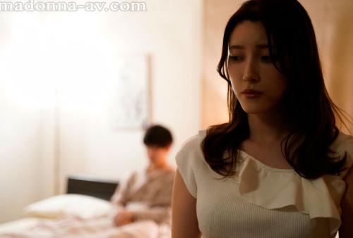 学生時代のセクハラ教師とデリヘルで偶然の再会―。その日から言いなり性処理ペットにさせられて…。 森沢かな