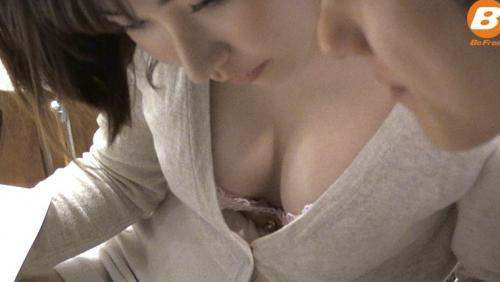夫が四日間不在の間、生徒と夢中で中出ししまくった女教師 深田えいみ