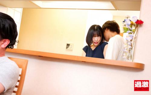 上司がいる至近距離で美人な奥さんを寝取りイラマ ～綺麗な顔をえずき汁まみれにされマ○コを濡らすドM妻～