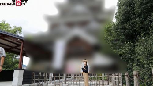 澄んだ瞳に笑顔咲く。奇跡の人妻に僕らは出会った 相馬茜 32歳 AV DEBUT