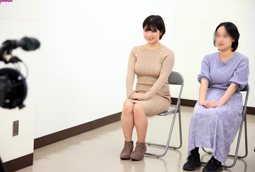 「芸能界の華やかな世界を見てみたい」 偽映画のオーディションで監督にセクハラ演技指導を受けた人妻は若手俳優とセックスまでしてしまうのか？