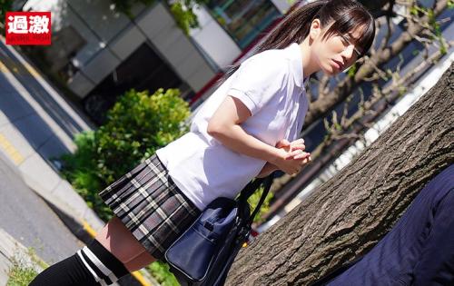 痴●師に複数のローターをぶち込まれガニ股で脚を震わせイキまくるニーハイ女子○生