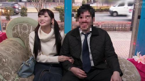 マジックミラー号旬菜リア充カップルナンパ！イケメンセクシー男優に囲まれ秒で彼氏を裏切る素人彼女イキったデカチン舐めまくり騎乗位グラインドまくりエモSEX＆おねだりアクメ顔射