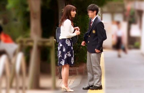 一般男女モニタリングAV 性のお悩み相談室出張特別編！旦那では満足できない絶倫巨乳妻が生まれて初めての逆ナンパ体験！童貞●校生をラブホテルに連れ込み2人っきりで1発10万円の抜かずの連続射精筆おろしに挑戦！ 2 旦那のフニャチンとは違う男子●校生の爆発寸前フル…
