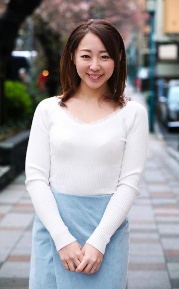 人妻 いろは 働けない夫の為に生活の為に会社のお金に手を出した妻 成宮いろは