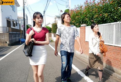 新居モデルルーム見学中にこっそり中出し誘惑 妻のいる至近距離で囁き痴女られた僕（夫）。 つぼみ