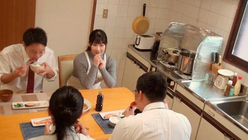 一般男女ドキュメントAV スケベすぎる肉体が評判の学生寮の管理人さん（32歳・既婚）が旦那に内緒で男子○校生に生中出しを何度も許すのは何故なのか